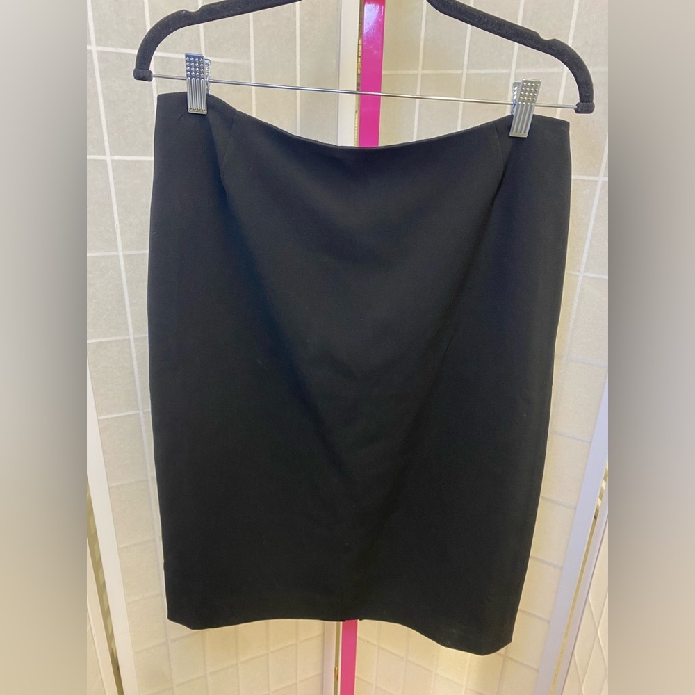 NWT LAFAYETTE 148 New York Black straight  Skirt